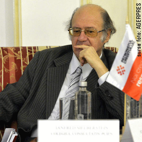 Ianfred Silberstein este administrator la Easy Credit şi consultant de strategie la BNR, după ce, până în 2015, a fost Director la Direcţia Juridică BNR. Ianfred Silberstein este administrator la Easy Credit şi consultant de strategie la BNR, după ce, până în 2015, a fost Director la Direcţia Juridică BNR.